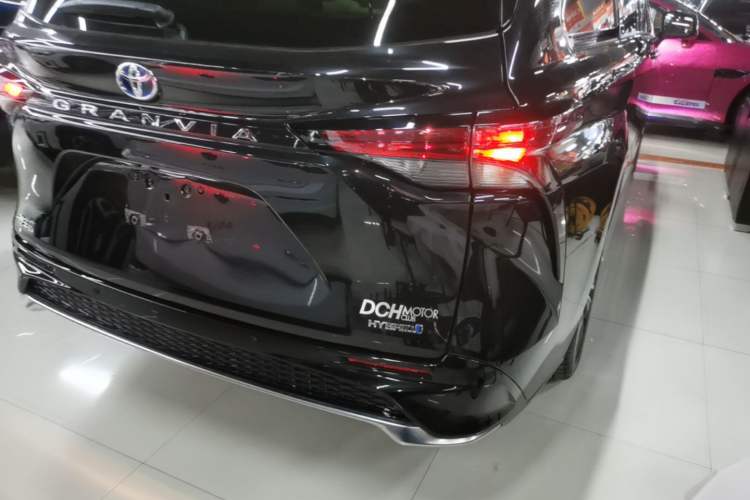 Used Toyota Granvia 2023 2.5L Hybrid Prestige PLUS Edition Right Rear Taillight