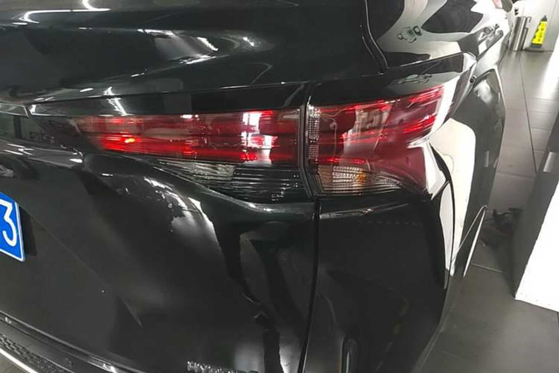 Used Toyota Granvia 2023 2.5L Hybrid Prestige PLUS Edition Right Rear Taillight