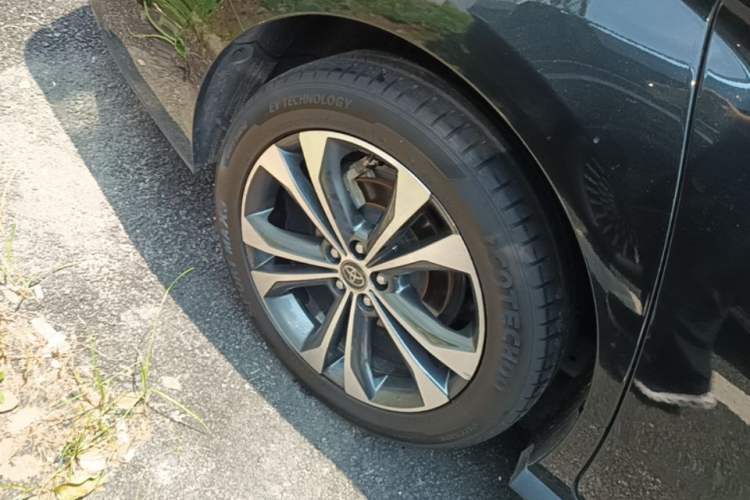 Used Toyota Granvia 2023 2.5L Hybrid Prestige PLUS Edition Right Rear Wheel Hub