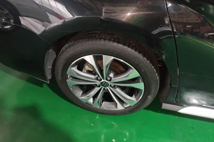 Used Toyota Granvia 2023 2.5L Hybrid Prestige PLUS Edition Right Rear Wheel Hub