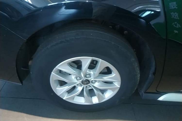 Used Toyota Granvia 2023 2.5L Hybrid Comfort Edition Right Rear Wheel Hub