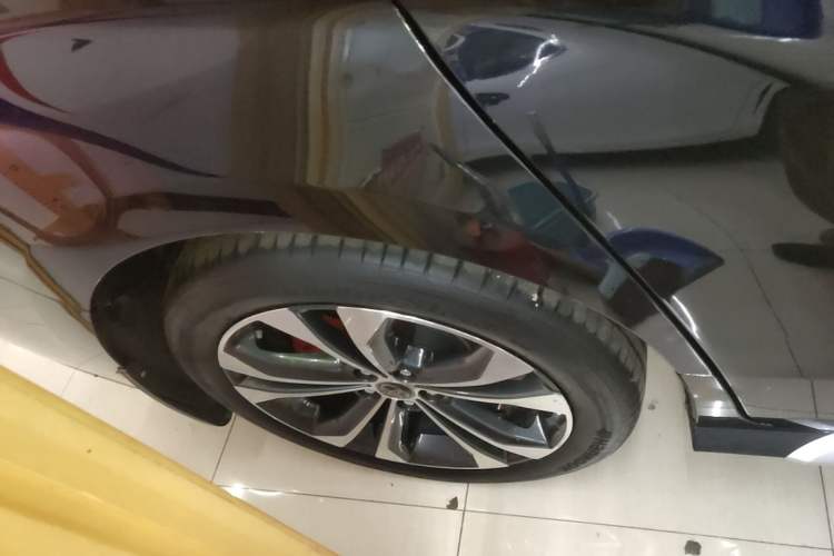 Used Toyota Granvia 2023 2.5L Hybrid Prestige PLUS Edition Right Rear Wheel Hub