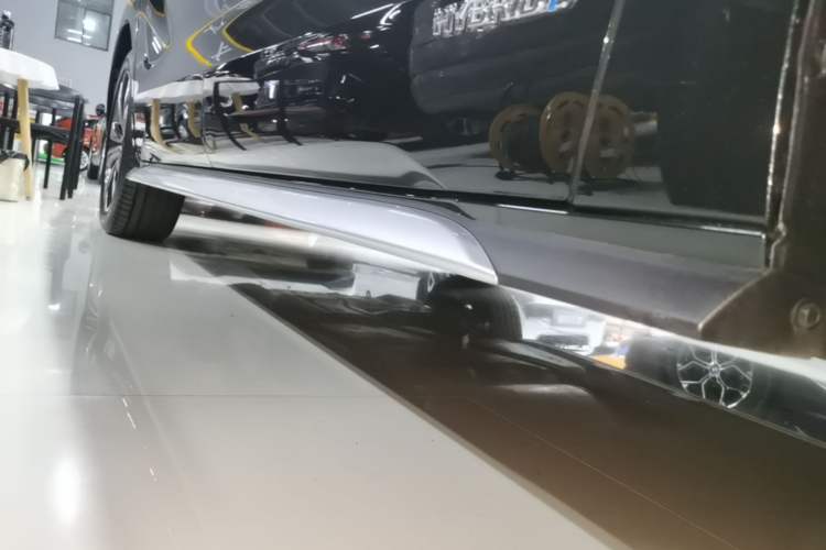Used Toyota Granvia 2023 2.5L Hybrid Prestige PLUS Edition Right Side Sill