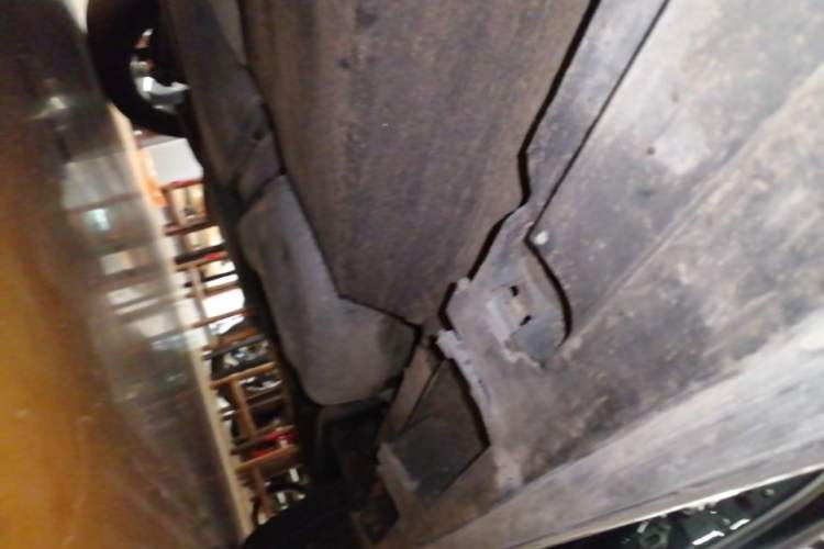 Used Toyota Granvia 2023 2.5L Hybrid Prestige PLUS Edition Right Side Sill