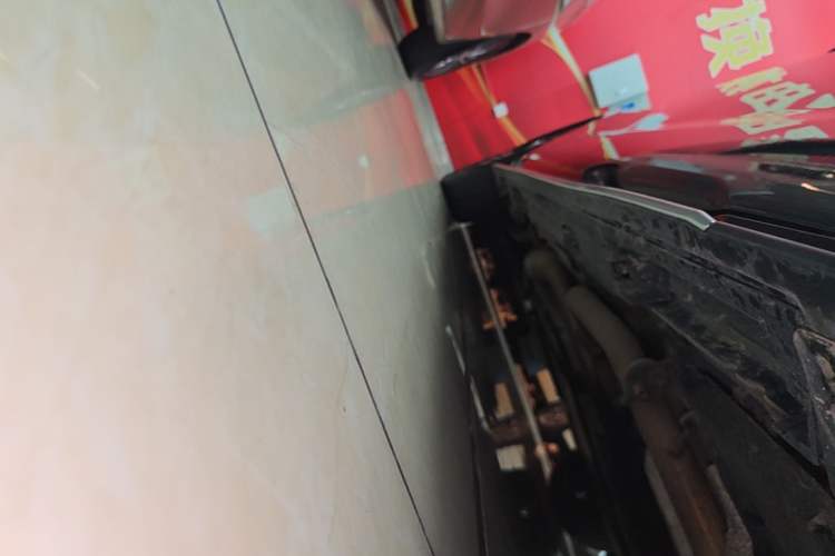 Used Toyota Granvia 2023 2.5L Hybrid Flagship VIP Edition Right Side Sill