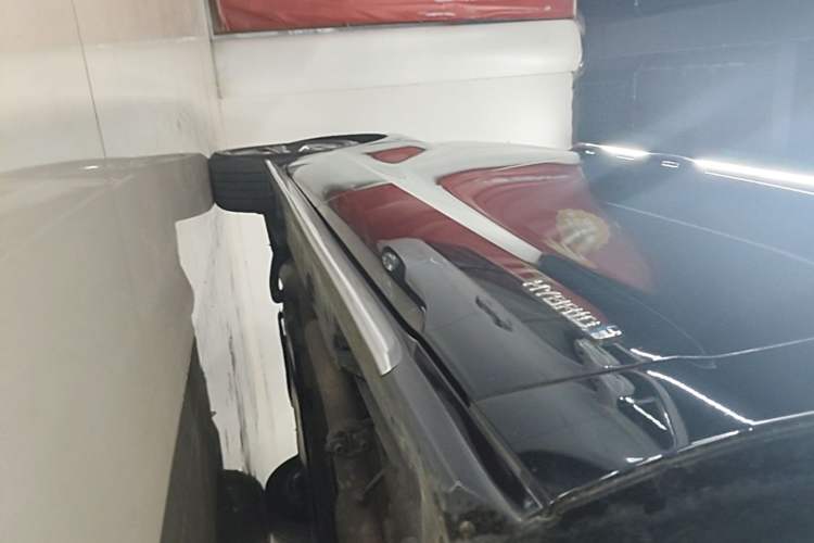 Used Toyota Granvia 2023 2.5L Hybrid Luxury Edition Right Side Sill