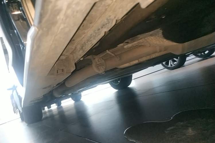 Used Toyota Granvia 2023 2.5L Hybrid Comfort Edition Right Side Sill