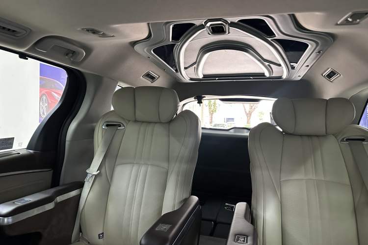 Used Toyota Granvia 2023 2.5L Hybrid Comfort Edition Roof