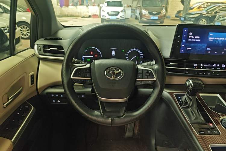 Used Toyota Granvia 2023 2.5L Hybrid Prestige PLUS Edition Steering Wheel