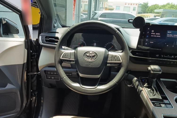 Used Toyota Granvia 2023 2.5L Hybrid Prestige PLUS Edition Steering Wheel