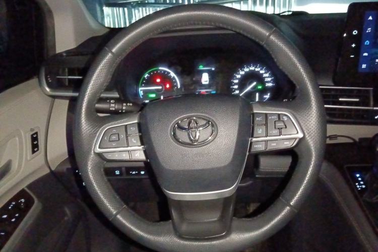 Used Toyota Granvia 2023 2.5L Hybrid Prestige PLUS Edition Steering Wheel