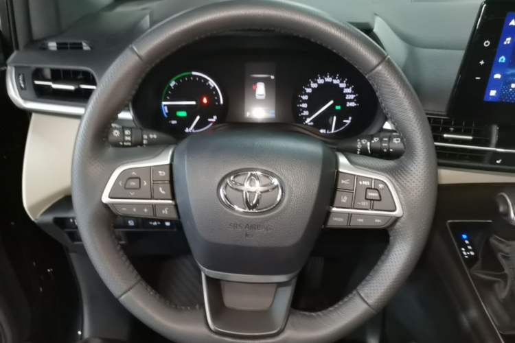 Used Toyota Granvia 2023 2.5L Hybrid Prestige PLUS Edition Steering Wheel