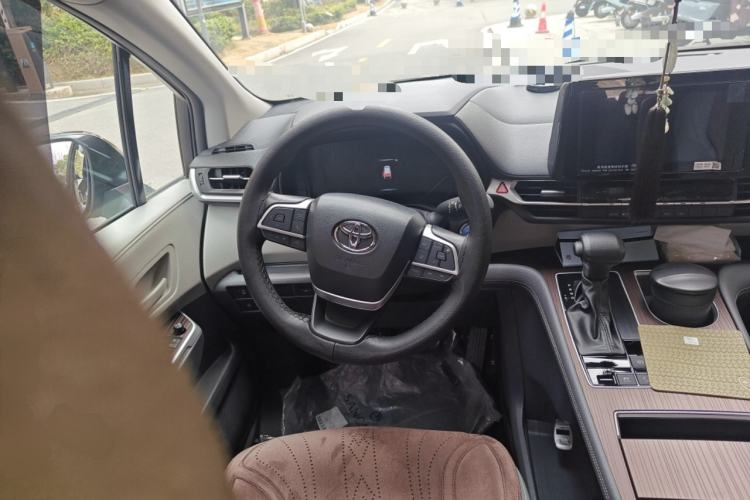 Used Toyota Granvia 2023 2.5L Hybrid Comfort Edition Steering Wheel