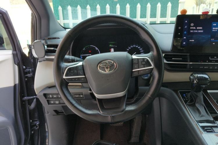 Used Toyota Granvia 2023 2.5L Hybrid Prestige PLUS Edition Steering Wheel