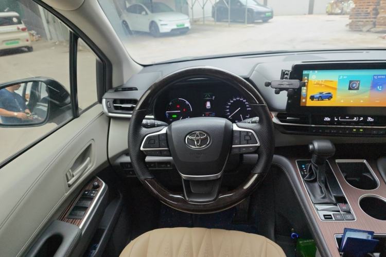 Used Toyota Granvia 2023 2.5L Hybrid Comfort Edition Steering Wheel