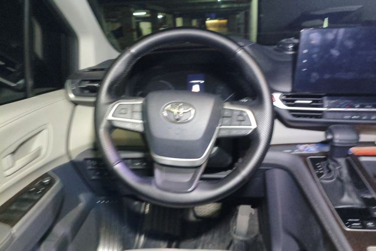 Used Toyota Granvia 2023 2.5L Hybrid Luxury Edition Steering Wheel
