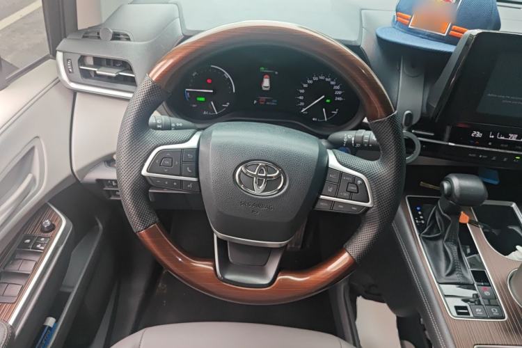 Used Toyota Granvia 2023 2.5L Hybrid Comfort Edition Steering Wheel