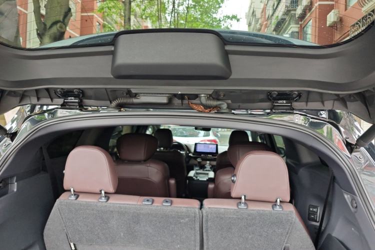 Used Toyota Granvia 2023 2.5L Hybrid Flagship VIP Edition Trunk