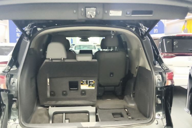 Used Toyota Granvia 2023 2.5L Hybrid Comfort Edition Trunk