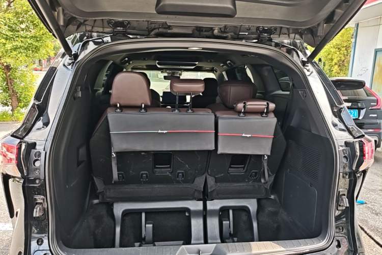 Used Toyota Granvia 2023 2.5L Hybrid Flagship VIP Edition Trunk