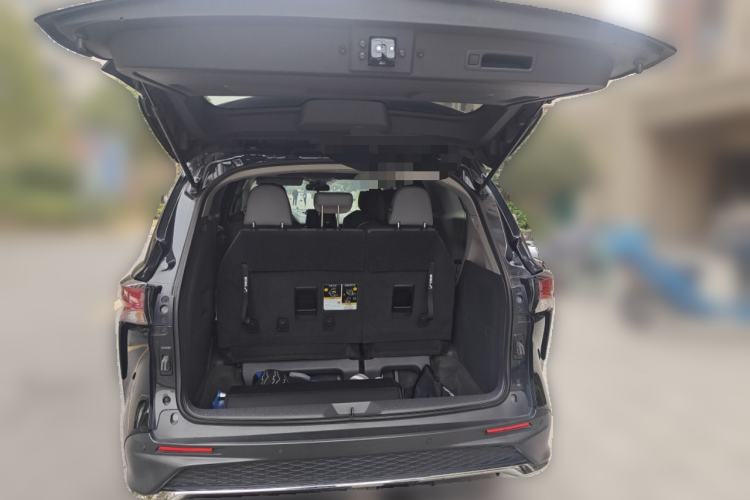 Used Toyota Granvia 2023 2.5L Hybrid Comfort Edition Trunk