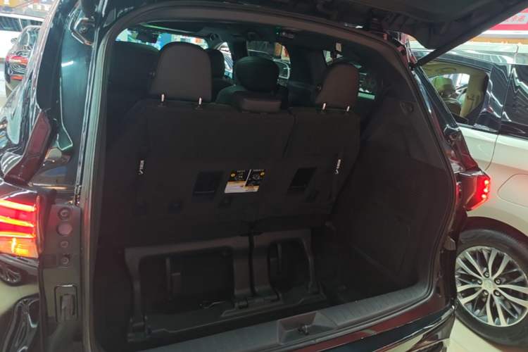 Used Toyota Granvia 2023 2.5L Hybrid Flagship VIP Edition Trunk