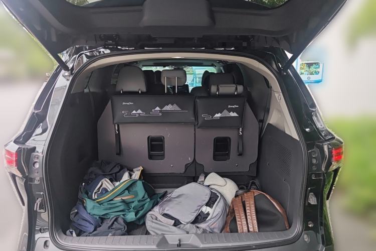 Used Toyota Granvia 2023 2.5L Hybrid Comfort Edition Trunk