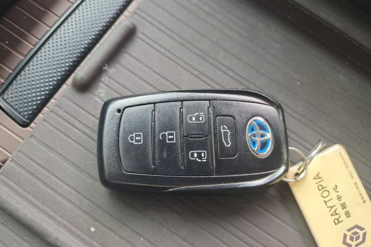 Used Toyota Granvia 2023 2.5L Hybrid Prestige PLUS Edition Vehicle Key