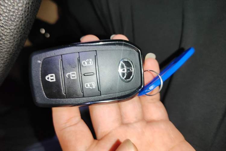 Used Toyota Granvia 2023 2.5L Hybrid Comfort Edition Vehicle Key