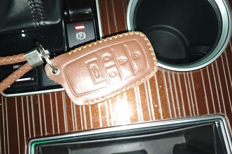 Used Toyota Granvia 2023 2.5L Hybrid Prestige PLUS Edition Vehicle Key