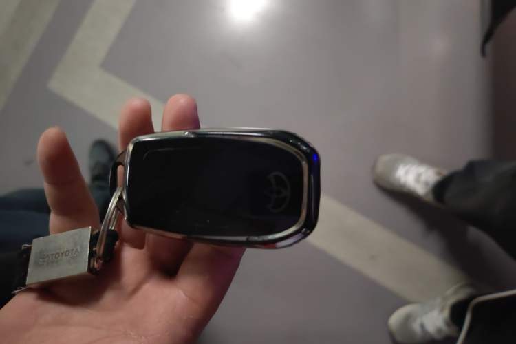 Used Toyota Granvia 2023 2.5L Hybrid Prestige VIP Edition Vehicle Key