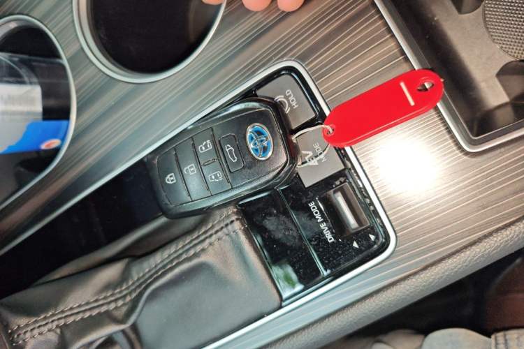 Used Toyota Granvia 2023 2.5L Hybrid Flagship VIP Edition Vehicle Key