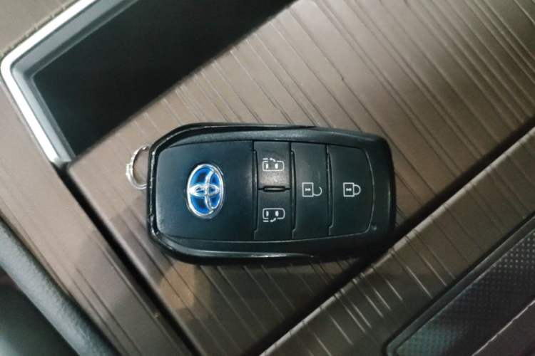 Used Toyota Granvia 2023 2.5L Hybrid Luxury Edition Vehicle Key