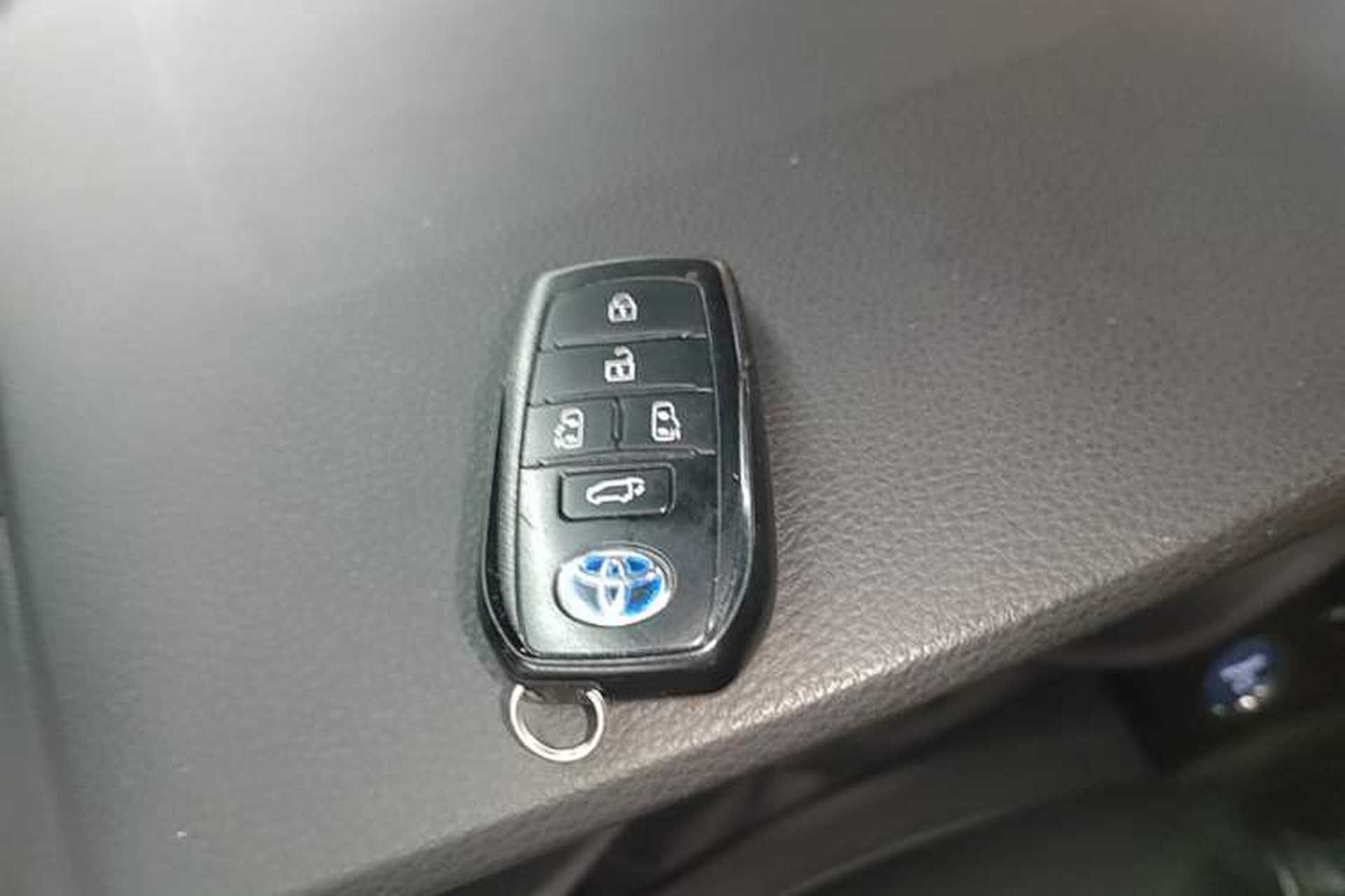 Used Toyota Granvia 2023 2.5L Hybrid Prestige PLUS Edition Vehicle Key