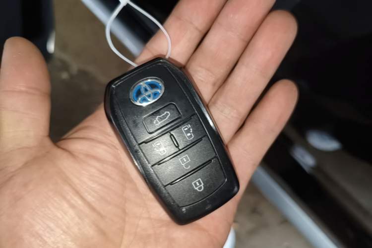 Used Toyota Granvia 2023 2.5L Hybrid Prestige PLUS Edition Vehicle Key