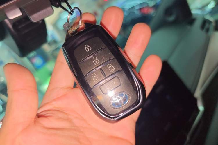 Used Toyota Granvia 2023 2.5L Hybrid Flagship VIP Edition Vehicle Key