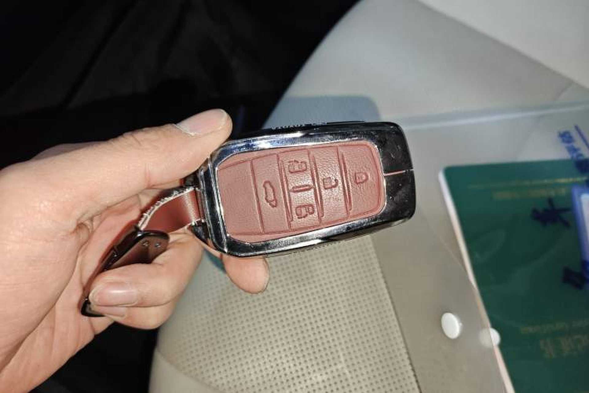 Used Toyota Granvia 2023 2.5L Hybrid Prestige PLUS Edition Vehicle Key