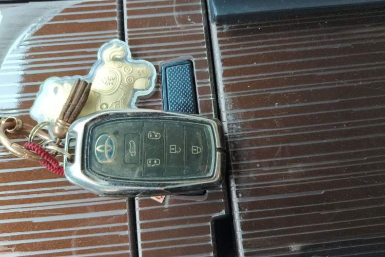 Used Toyota Granvia 2023 2.5L Hybrid Prestige PLUS Edition Vehicle Key