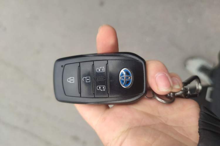 Used Toyota Granvia 2023 2.5L Hybrid Comfort Edition Vehicle Key
