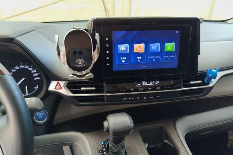 Used Toyota Granvia 2023 2.5L Hybrid Luxury Edition Audio And AC Panel