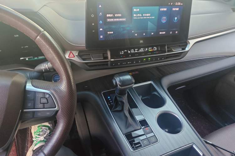 Used Toyota Granvia 2023 2.5L Hybrid Flagship VIP Edition Audio And AC Panel