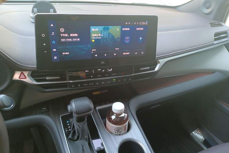 Used Toyota Granvia 2023 2.5L Hybrid Flagship VIP Edition Audio And AC Panel