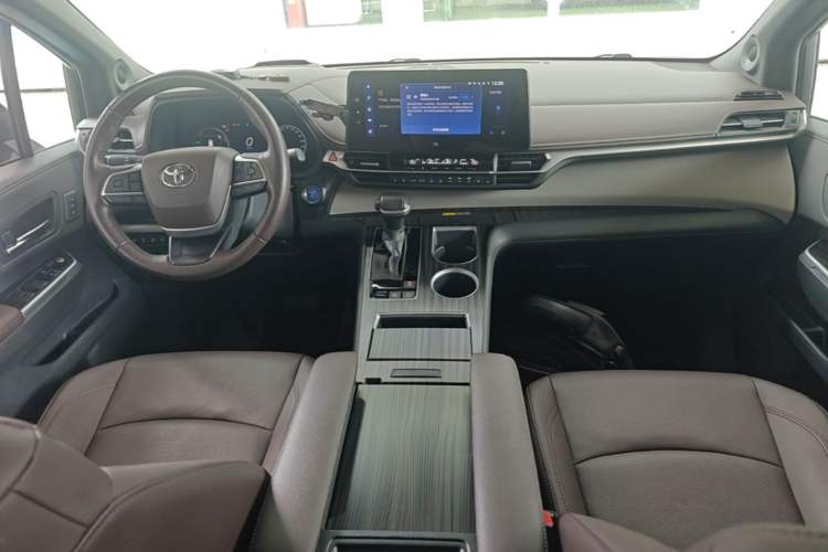 Used Toyota Granvia 2023 2.5L Hybrid Flagship VIP Edition Center Console