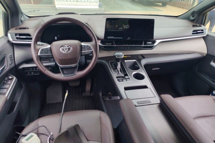 Used Toyota Granvia 2023 2.5L Hybrid Flagship VIP Edition Center Console