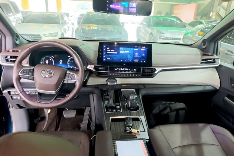 Used Toyota Granvia 2023 2.5L Hybrid Flagship VIP Edition Center Console