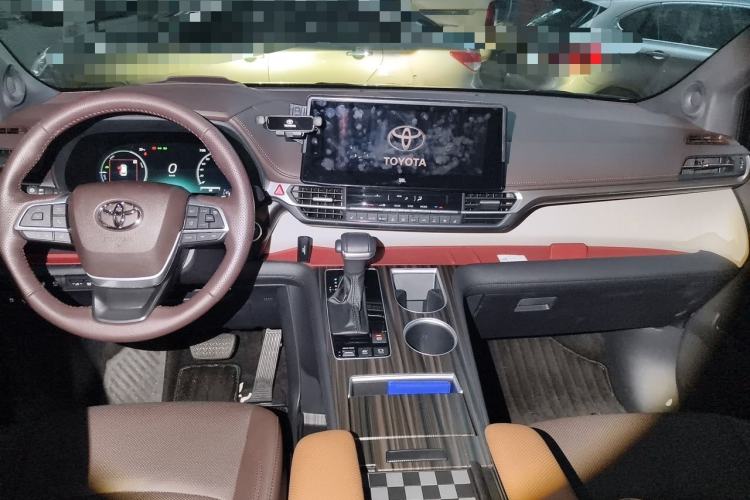 Used Toyota Granvia 2023 2.5L Hybrid Flagship VIP Edition Center Console