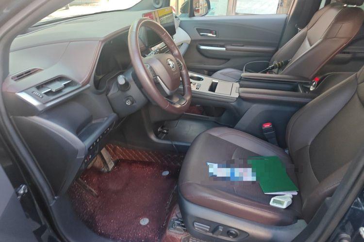 Used Toyota Granvia 2023 2.5L Hybrid Flagship VIP Edition Driver Seat