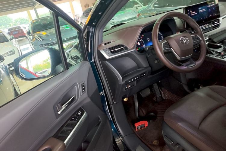 Used Toyota Granvia 2023 2.5L Hybrid Flagship VIP Edition Driver Seat