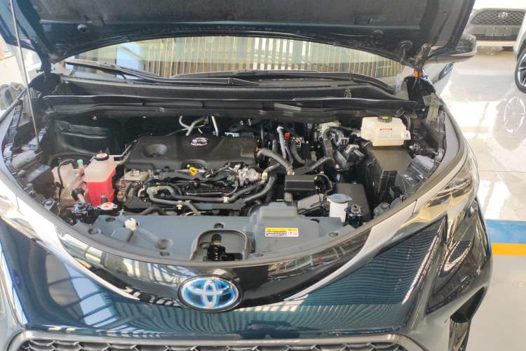 Used Toyota Granvia 2023 2.5L Hybrid Flagship VIP Edition Engine Bay