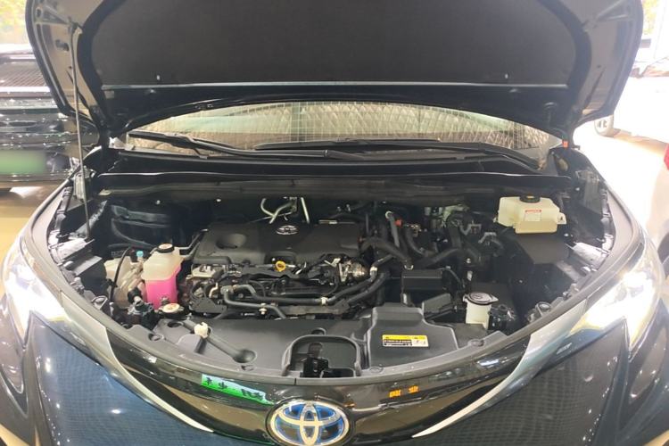 Used Toyota Granvia 2023 2.5L Hybrid Flagship VIP Edition Engine Bay